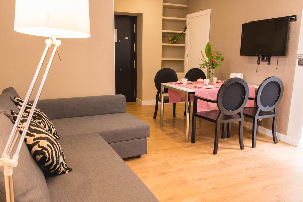 مالقة Ab Apartamentos Trinidad الغرفة الصورة